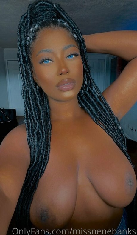 Nacktes geleaktes OnlyFans-Foto von Missnenebanks