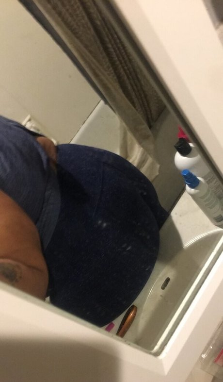 Nacktes geleaktes OnlyFans-Foto von Thickindiangoddess