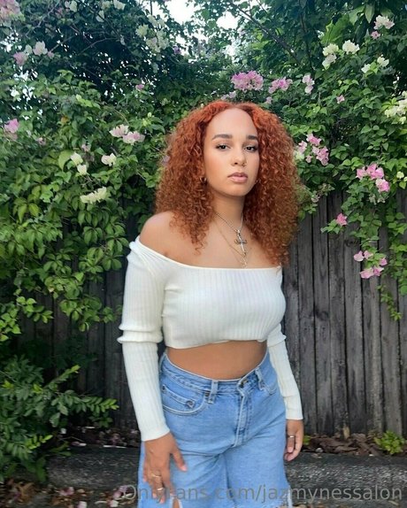 Nacktes geleaktes OnlyFans-Foto von Lifewithjazmyne