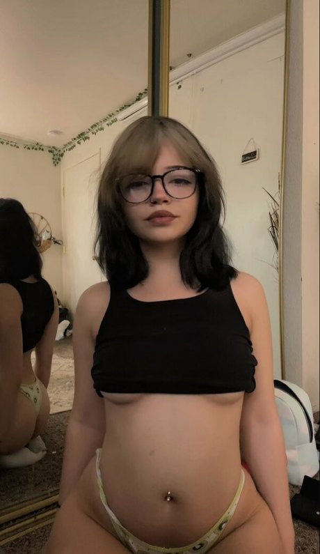 Nacktes geleaktes OnlyFans-Foto von Eleyeesay