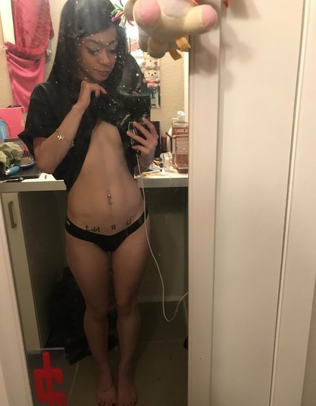 Nacktes geleaktes OnlyFans-Foto von Comfyqueen