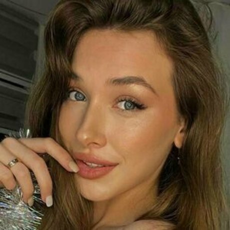 Nacktes geleaktes OnlyFans-Foto von Lizokkdemonsha