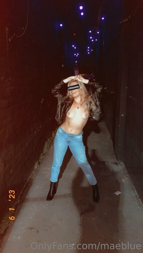 Nacktes geleaktes OnlyFans-Foto von Maeblue
