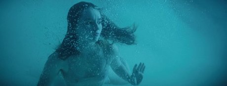Nacktes geleaktes OnlyFans-Foto von Kaitlyn Dever