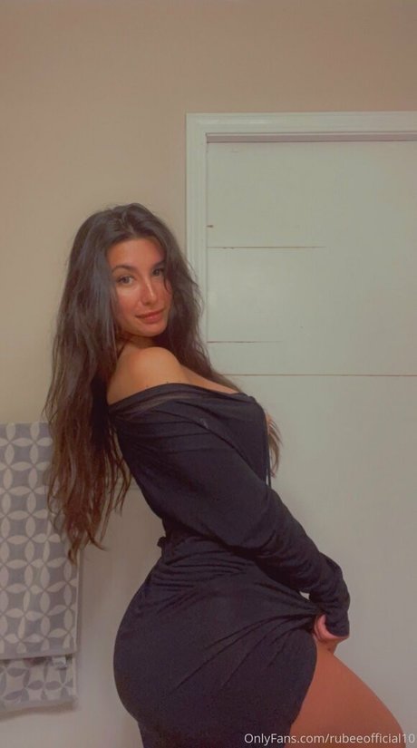 Nacktes geleaktes OnlyFans-Foto von Rubeeofficial