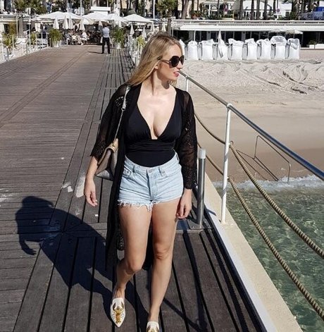 Nacktes geleaktes OnlyFans-Foto von Sarah Cruddas