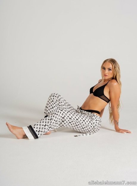 Nacktes geleaktes OnlyFans-Foto von Alisha Lehmann