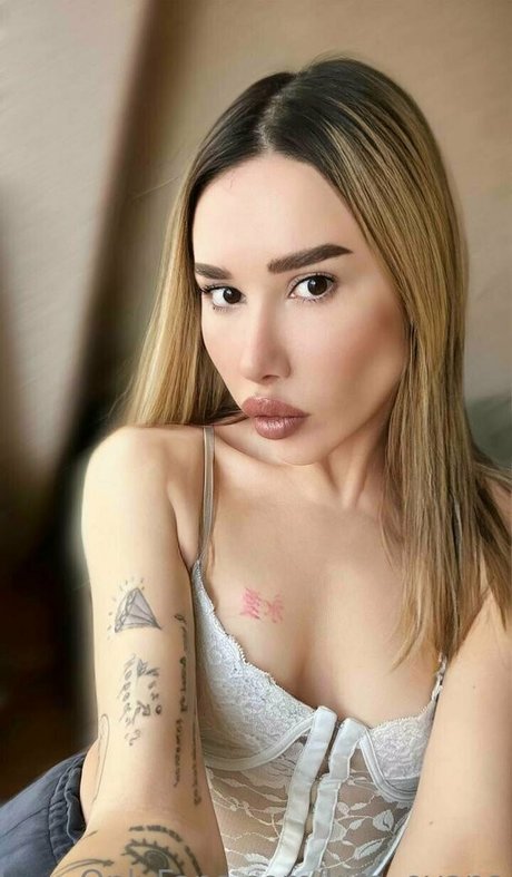 Nacktes geleaktes OnlyFans-Foto von Kiraevans