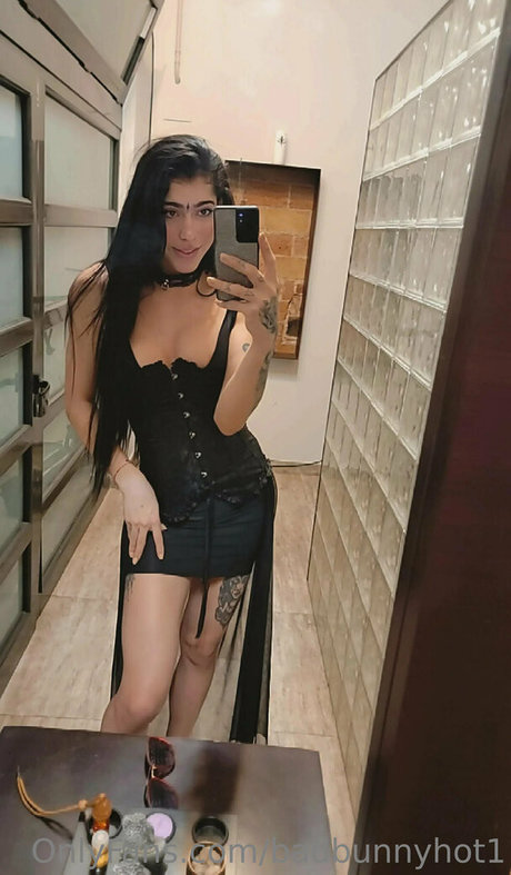 Nacktes geleaktes OnlyFans-Foto von Badbunnyhot1