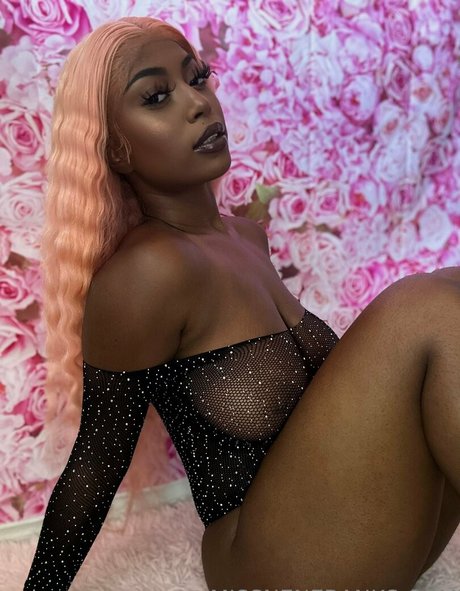 Nacktes geleaktes OnlyFans-Foto von Godknowsimbroke