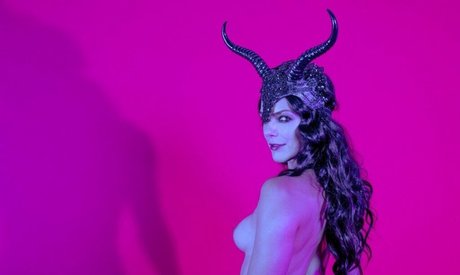 Nacktes geleaktes OnlyFans-Foto von Adrianne Marie Curry