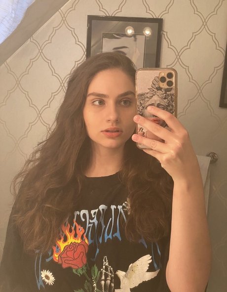 Nacktes geleaktes OnlyFans-Foto von Elisabeth Marchini