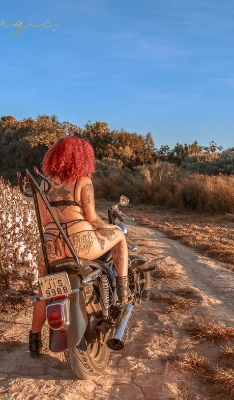 Nacktes geleaktes OnlyFans-Foto von Varias Em Um