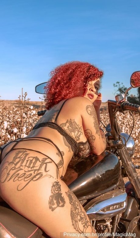 Nacktes geleaktes OnlyFans-Foto von Varias Em Um