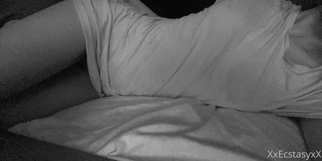 Nacktes geleaktes OnlyFans-Foto von Freecheechchronic