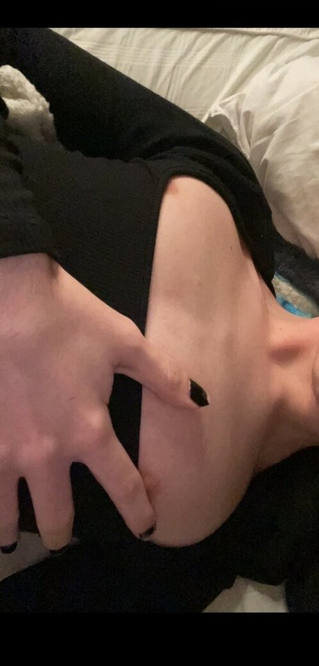 Nacktes geleaktes OnlyFans-Foto von Realcarpetmuncher