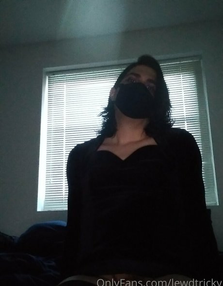 Nacktes geleaktes OnlyFans-Foto von Lewdtricky