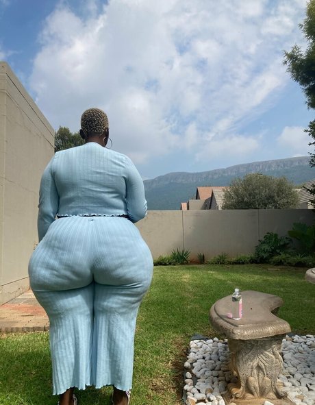 Nacktes geleaktes OnlyFans-Foto von South African Thick