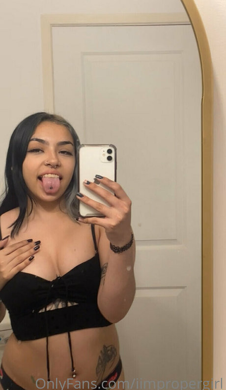Nacktes geleaktes OnlyFans-Foto von Iimpropergirl