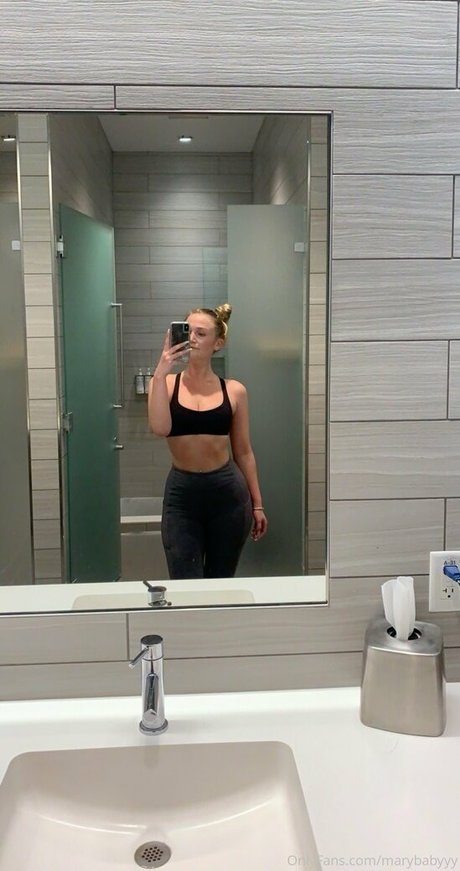 Nacktes geleaktes OnlyFans-Foto von Wellnesswithmary