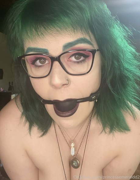 Nacktes geleaktes OnlyFans-Foto von Princessemeraldd2