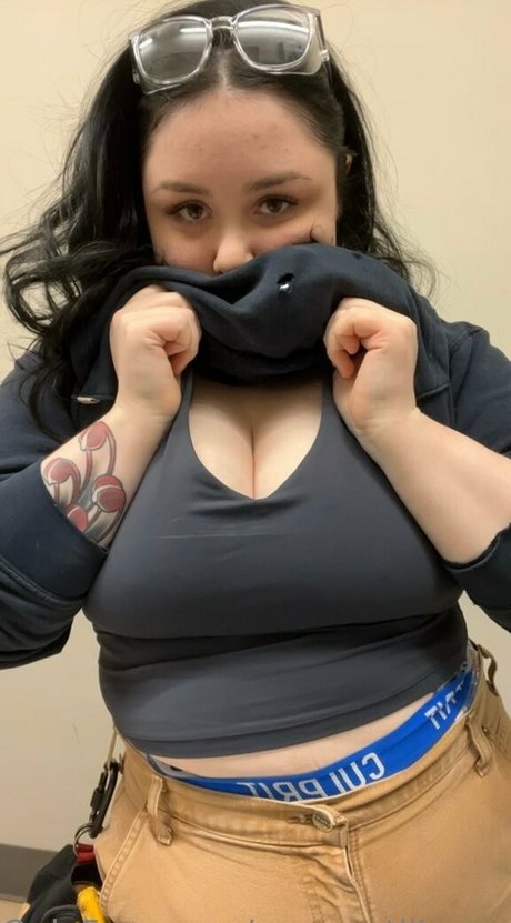 Nacktes geleaktes OnlyFans-Foto von Sweeeetlikesugar