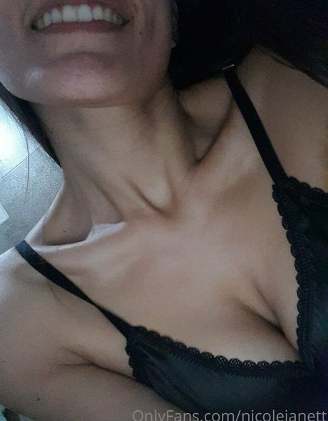 Nacktes geleaktes OnlyFans-Foto von Nicolejanett