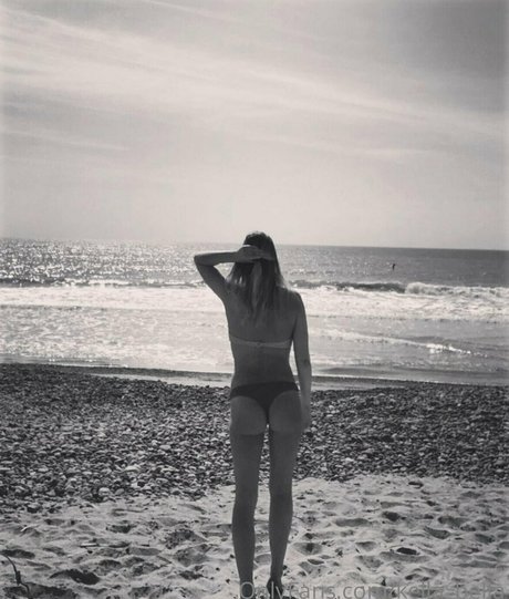 Nacktes geleaktes OnlyFans-Foto von Kellabella