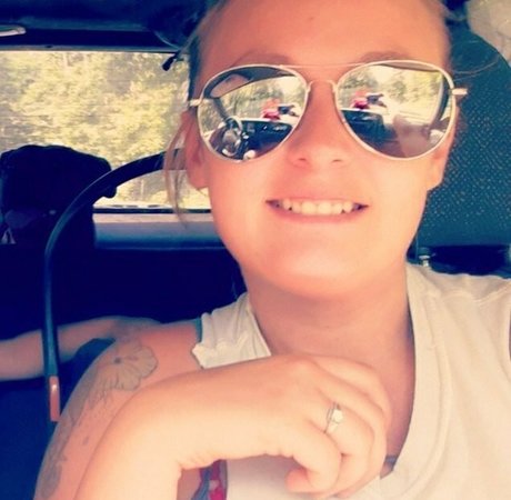 Nacktes geleaktes OnlyFans-Foto von Wetnbadmommy