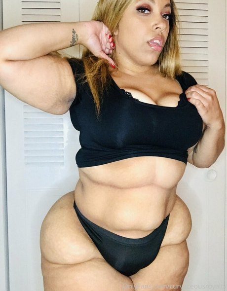 Nacktes geleaktes OnlyFans-Foto von Curvaceousroyalty