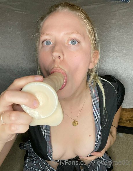 Lovelyrae001