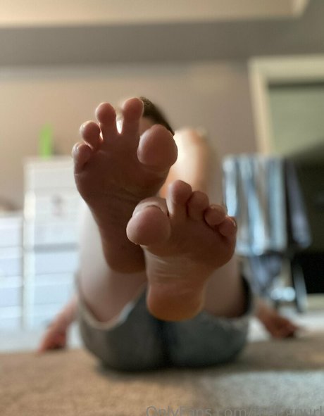 Nacktes geleaktes OnlyFans-Foto von Feetguurl