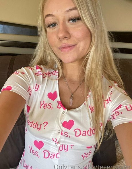 Nacktes geleaktes OnlyFans-Foto von Teeenskyler