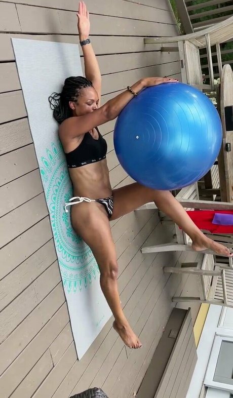Nacktes geleaktes OnlyFans-Foto von Lukwesa Burak