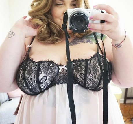 Nacktes geleaktes OnlyFans-Foto von Corissa Enneking