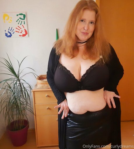 Nacktes geleaktes OnlyFans-Foto von Curlydreams
