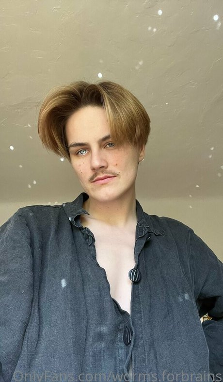 Nacktes geleaktes OnlyFans-Foto von Wormsforbrains
