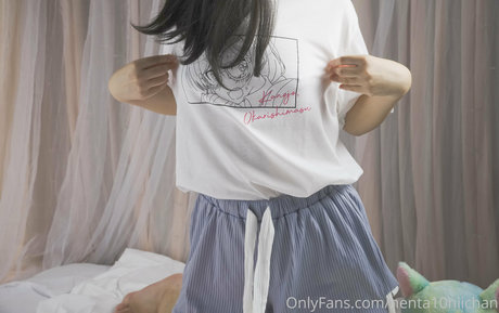 Nacktes geleaktes OnlyFans-Foto von Henta10niichan