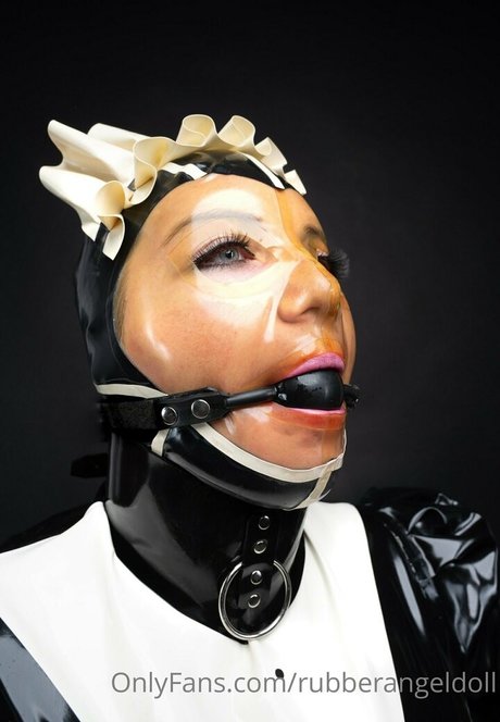 Nacktes geleaktes OnlyFans-Foto von Rubberangeldoll