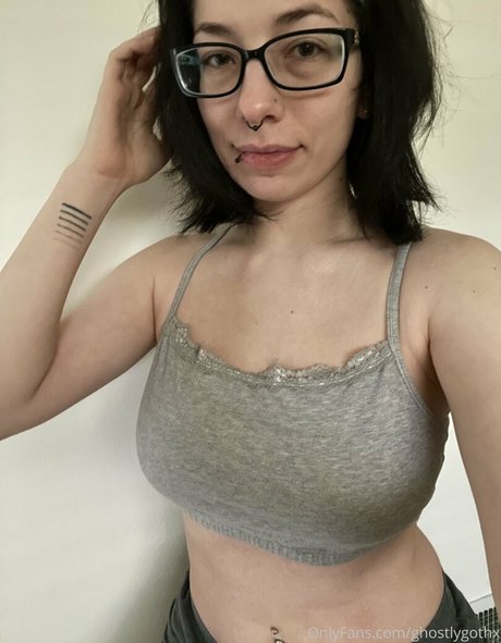 Nacktes geleaktes OnlyFans-Foto von Ghostlygothx