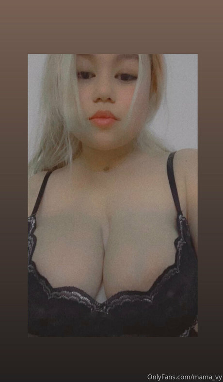 Nacktes geleaktes OnlyFans-Foto von Mamavyfree