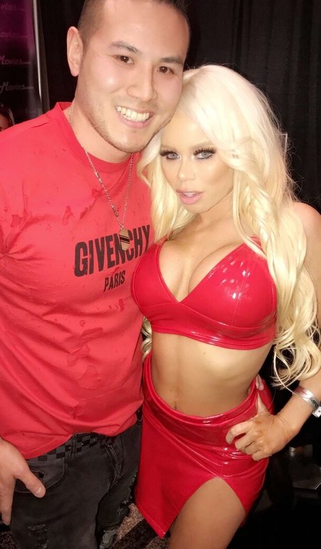 Nacktes geleaktes OnlyFans-Foto von Nikkidelano