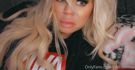 Nacktes geleaktes OnlyFans-Foto von Nikkidelano