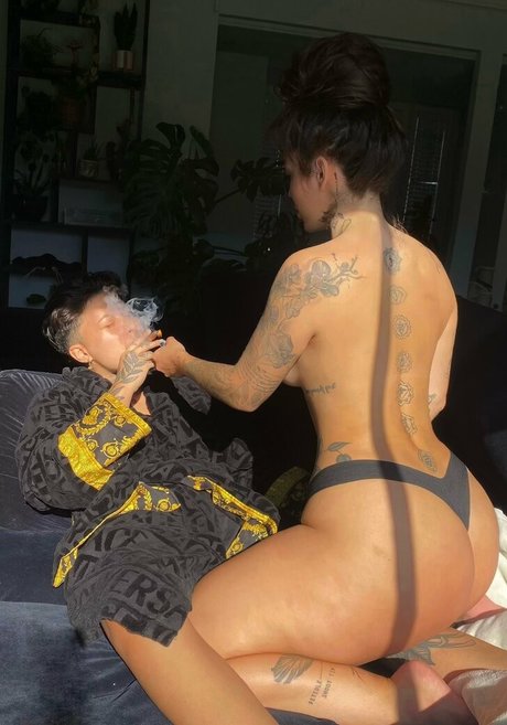 Nacktes geleaktes OnlyFans-Foto von Mamacito