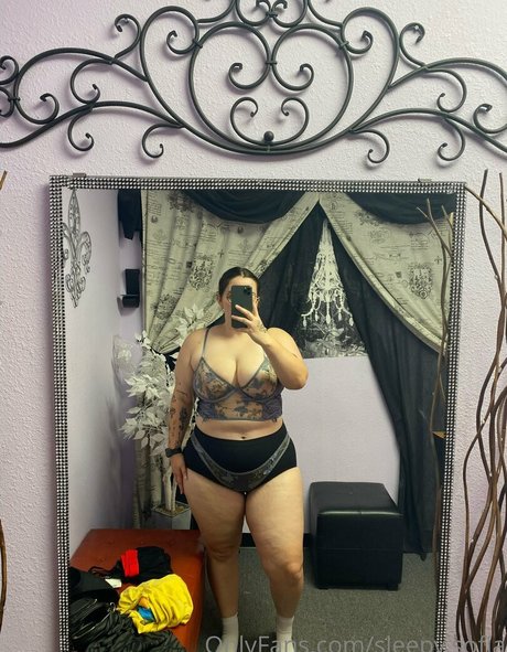 Nacktes geleaktes OnlyFans-Foto von Sleepysofia