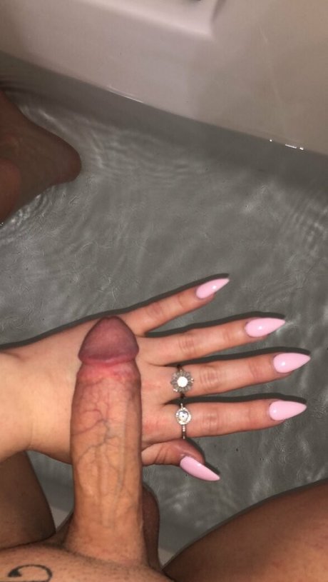 Nacktes geleaktes OnlyFans-Foto von Misstinyangel