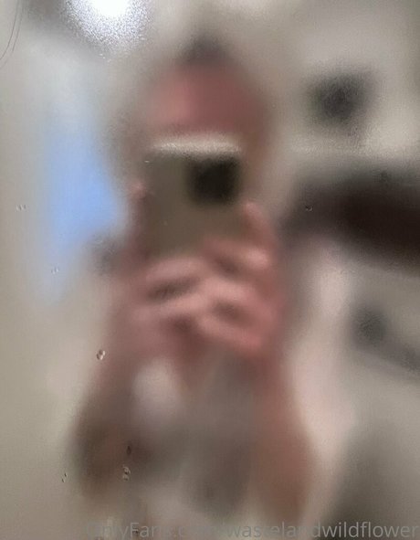 Nacktes geleaktes OnlyFans-Foto von Wastelandwildflower