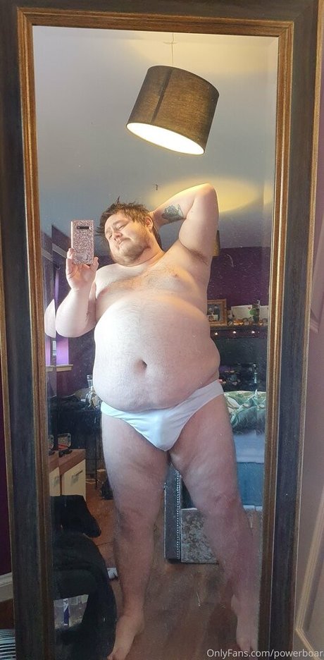 Nacktes geleaktes OnlyFans-Foto von Powerboar