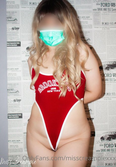 Nacktes geleaktes OnlyFans-Foto von Misscreampiexxx