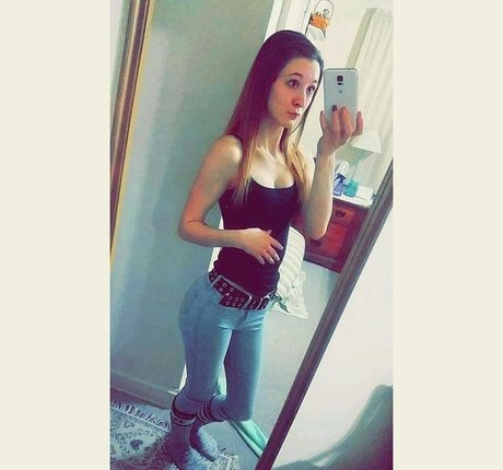 Nacktes geleaktes OnlyFans-Foto von Kayla Wire